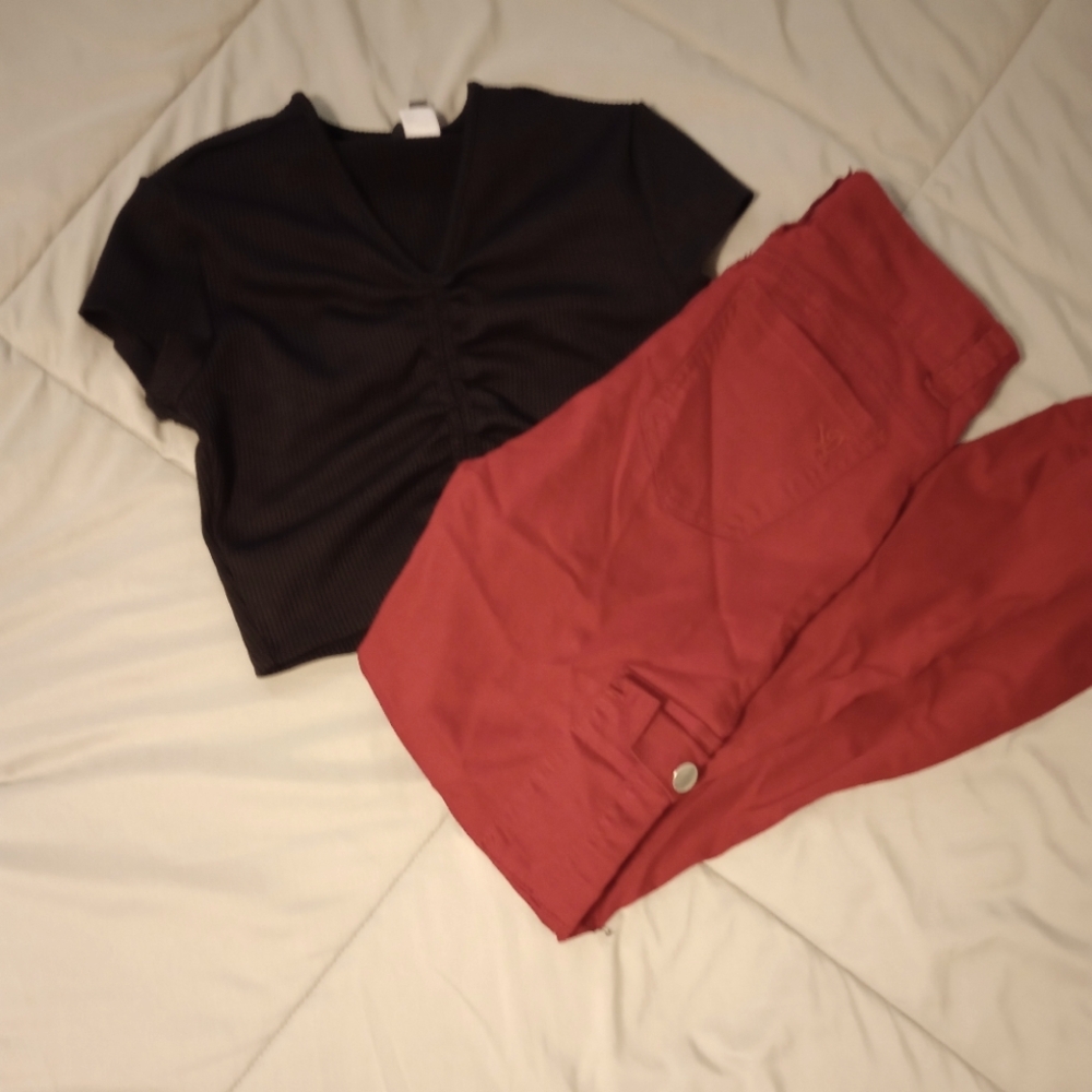 Black scrunch crop top